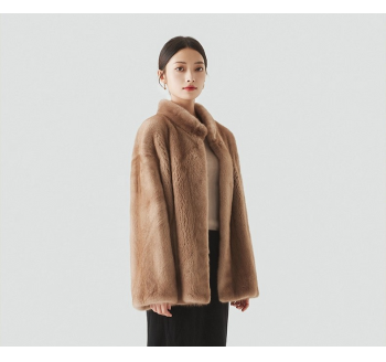 貂皮大衣压出褶皱了怎么办？尤巧有妙招